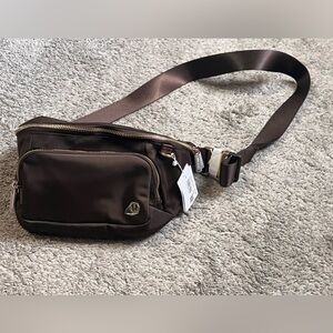 Lululemon Everywhere Belt Bag Brown Gold Metal extra large